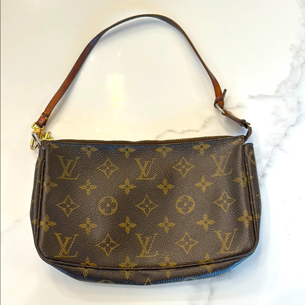 Authentic Louis Vuitton Pochette Accessories
